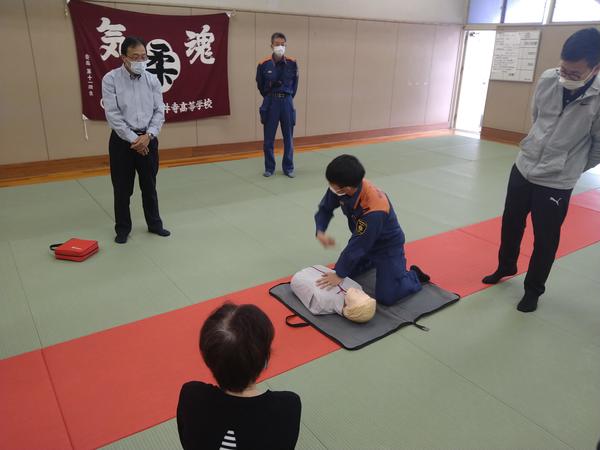 救命救急法の講習会を実施しました 大阪府立藤井寺高等学校