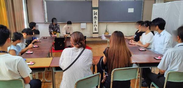 7.文化発表会①お茶席「清新庵」.jpg