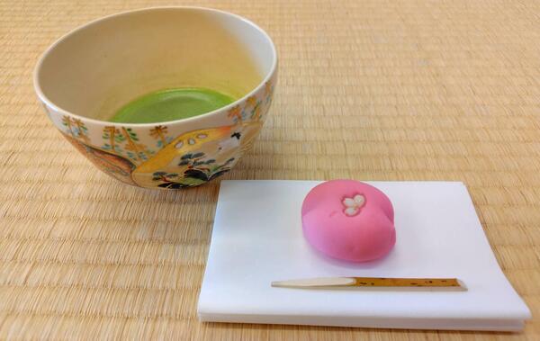 ３．縁〜みんなで楽しむ茶道体験〜お茶席体験②（於：おにクル７階和室）.jpg
