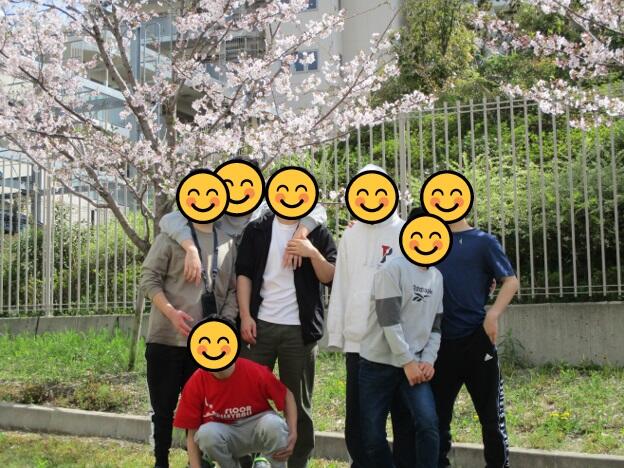 桜の前で.jpg