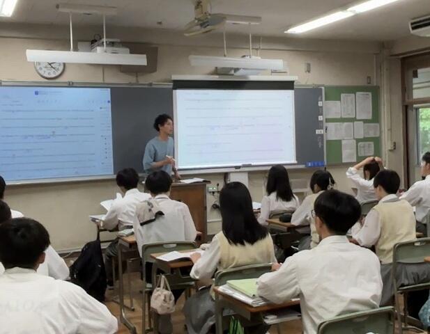 授業見学 必修授業「英語コミュニケーションⅢ」