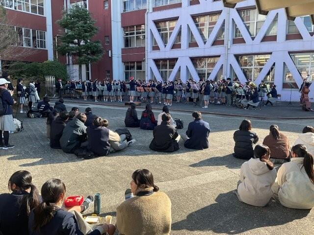 12月16日 吹奏楽部ランチタイムコンサート♫