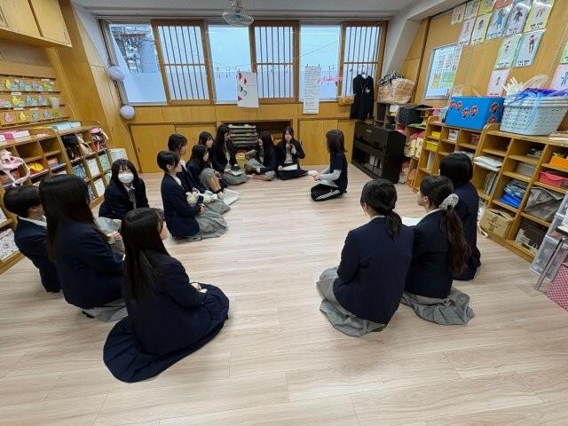 11月25日 3年 保育基礎「麦の子保育園訪問」