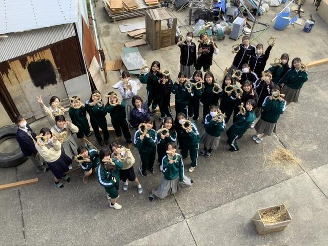 11月11日 3年 保育基礎「しめ縄作り」