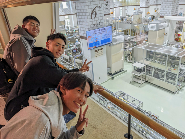 10月15日 2年 修学旅行2日目（1,8組 白い恋人パークコース）