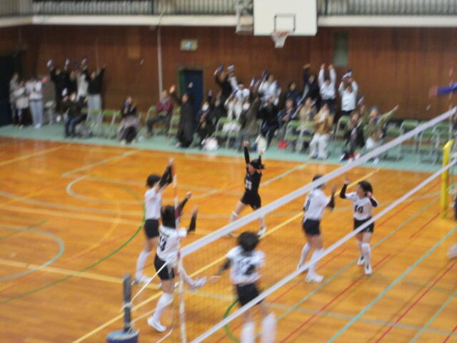 女子バレーボール部 公立高校大会 予選リーグ1位通過