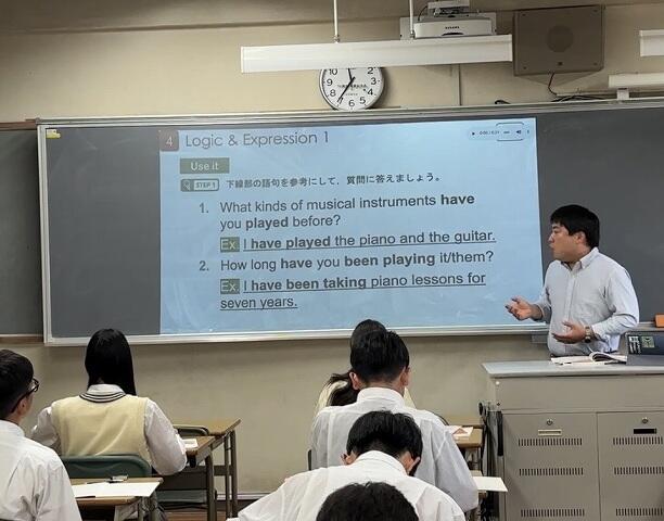 授業見学 1年「英語論理表現」 現在完了形の用法