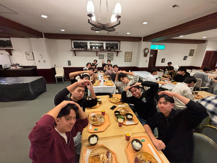10月15日2年修学旅行(ルスツリゾートホテル夕食)