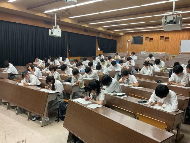 7月17日 3年生「近畿大学公募推薦入試問題を解く会」
