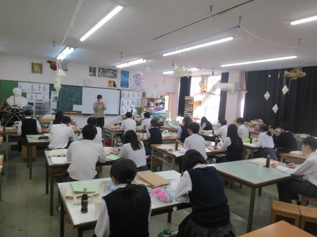 授業見学（1年生美術Ⅰ）