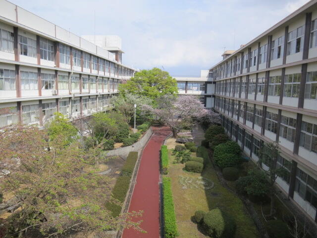 穏やかに始まった授業2日めですが・・・