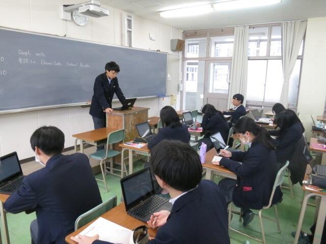 英語による研究発表です!
