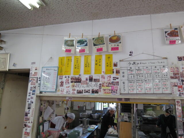 学校食堂も元気に営業中です！！