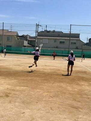 女子ソフトテニス部の公式戦を観戦しました！