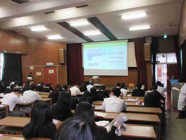 2年生探究Ⅱ「OHTSU #1 課題発見」 泉大津市役所「地域の課題について」ご講演