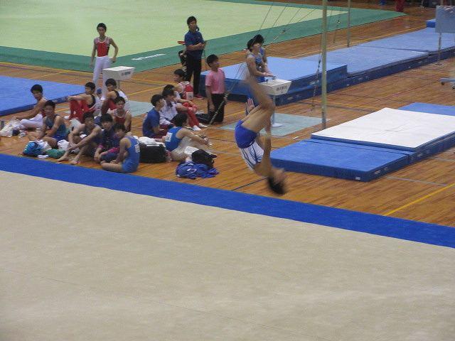 体操部 新人大会(2部) 男子団体6位、種目別ゆか3位