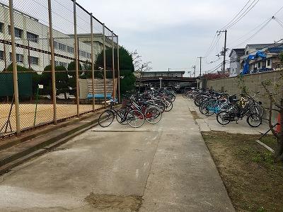 木造の自転車置場を撤去