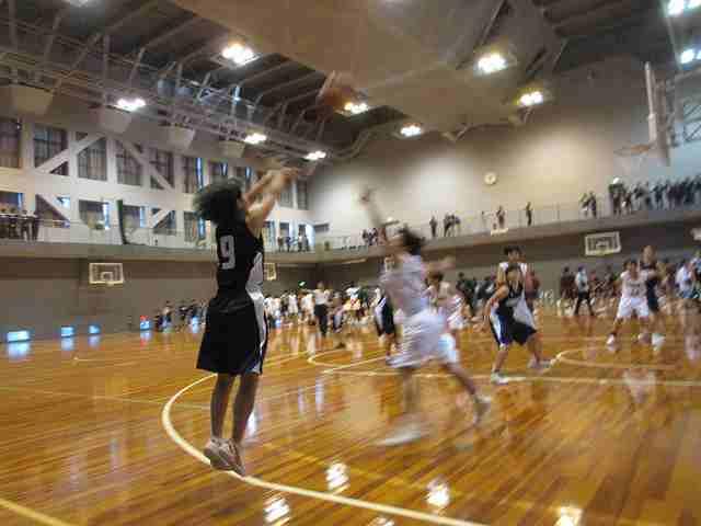 第73回大阪高校バスケットボール選手権大会4回戦 女子バスケットボール部 健闘