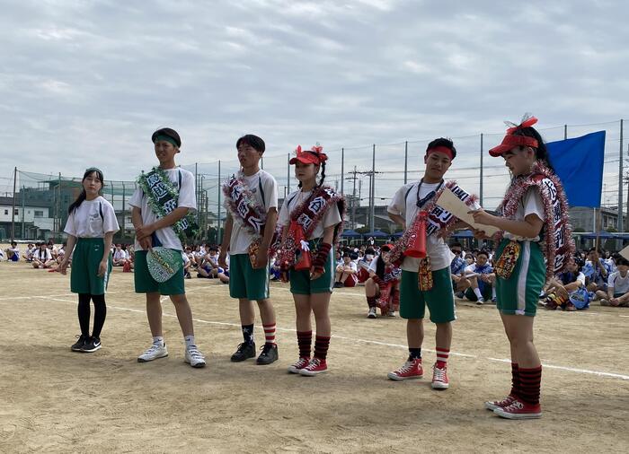 表彰式 競技、応援セレモニー 赤団W優勝 各学年の優秀クラス表彰