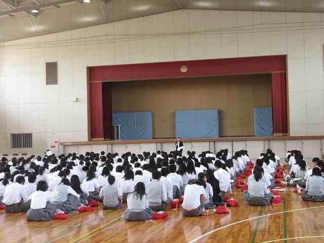 74期生 1年「コース・科目選択説明会」が行われました。