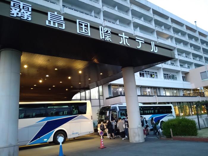 ７５期２年生南九州修学旅行Ａ団ホテル到着