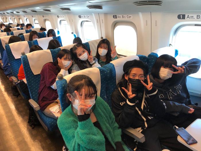 ７５期２年生南九州修学旅行B団岡山駅通過