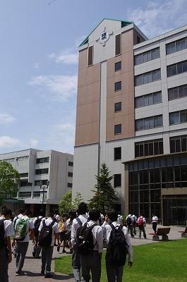 1年大学見学会報告