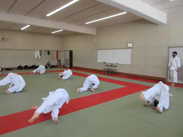 教育実習生研究授業 1年「体育(柔道)」
