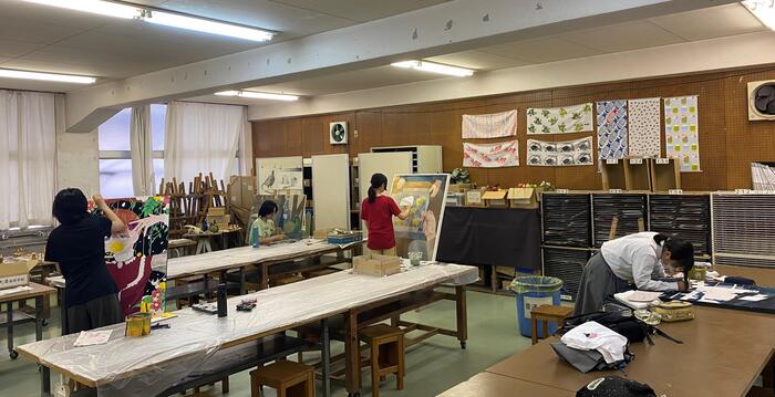 美術部 高校展に向けて作品制作に没頭