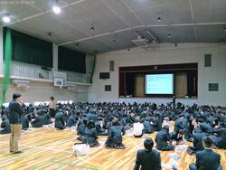 新1年生を対象とした講演会を実施いたしました。