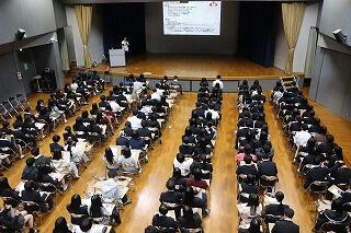 1年人権学習(貧困問題)行いました