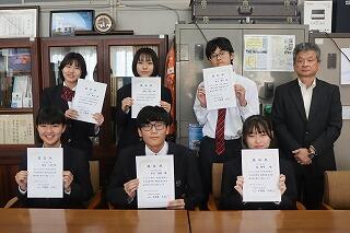 後期生徒自治会執行部役員の認証式を行いました
