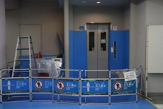 エレベータ改修工事も始まりました