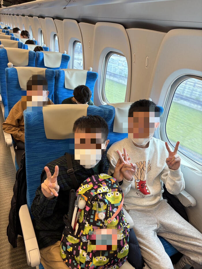 【中学部 修学旅行１日目①】新幹線に乗りました。