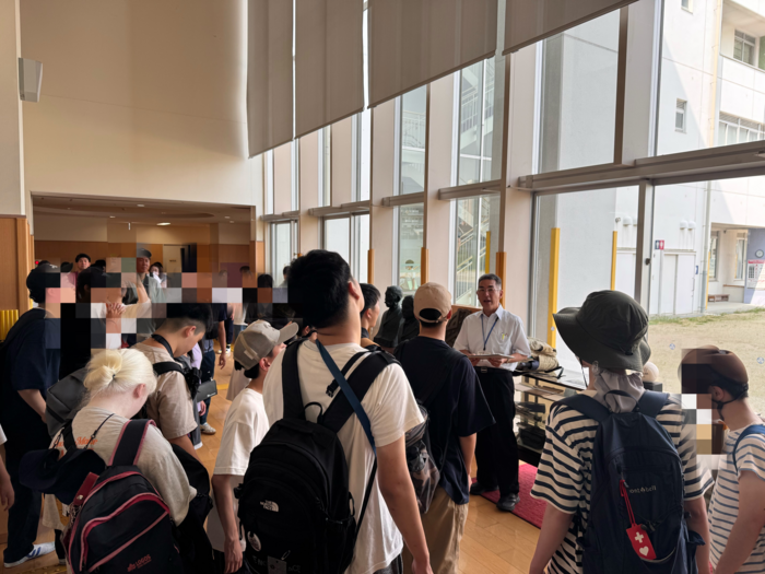 【高等部 修学旅行１日目①】 学校出発、新幹線に乗車しました。