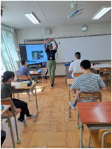 T③