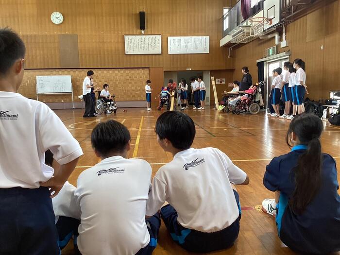 中学部、堅下南中学校とのボッチャ交流のようす