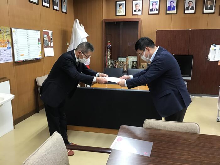 日本教育公務員弘済会７０周年記念事業、贈呈式