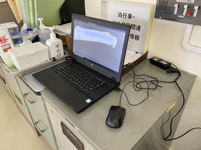 遅刻・欠席連絡システムの様子