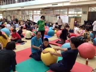 校内自立活動研修会「FBM」を実施しました。