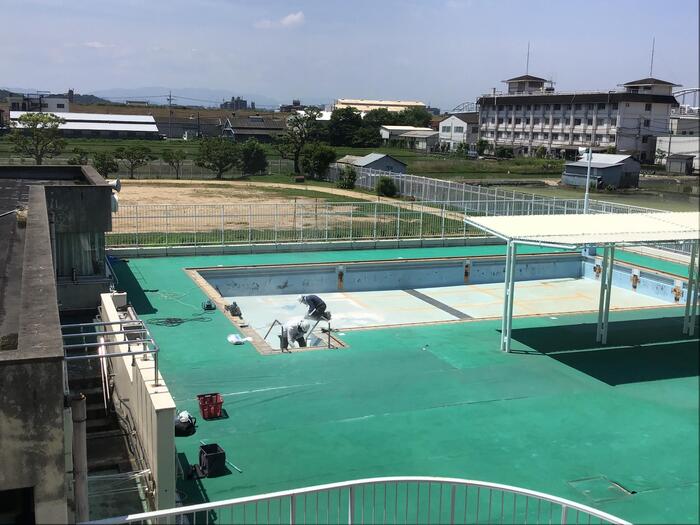 プール改修工事の様子