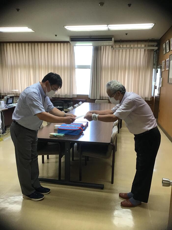 日本教育公務員弘済会大阪支部65周年記念事業「スポーツ用品」贈呈