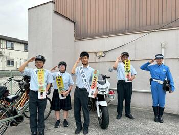 5/21、23 街頭で交通安全の啓発活動