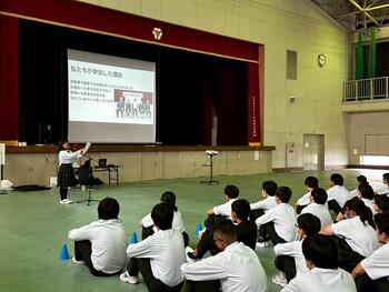 LINE_ALBUM_522 交通安全指導_260522_1.jpg