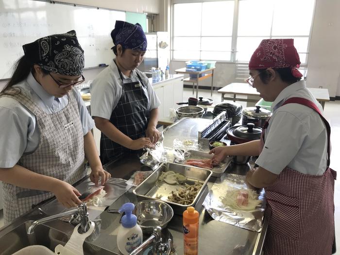 【家庭科部】 恒例・夏の「調理実習」