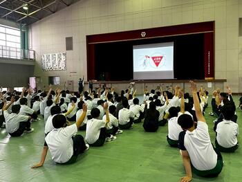 LINE_ALBUM_522 交通安全指導_260522_4.jpg