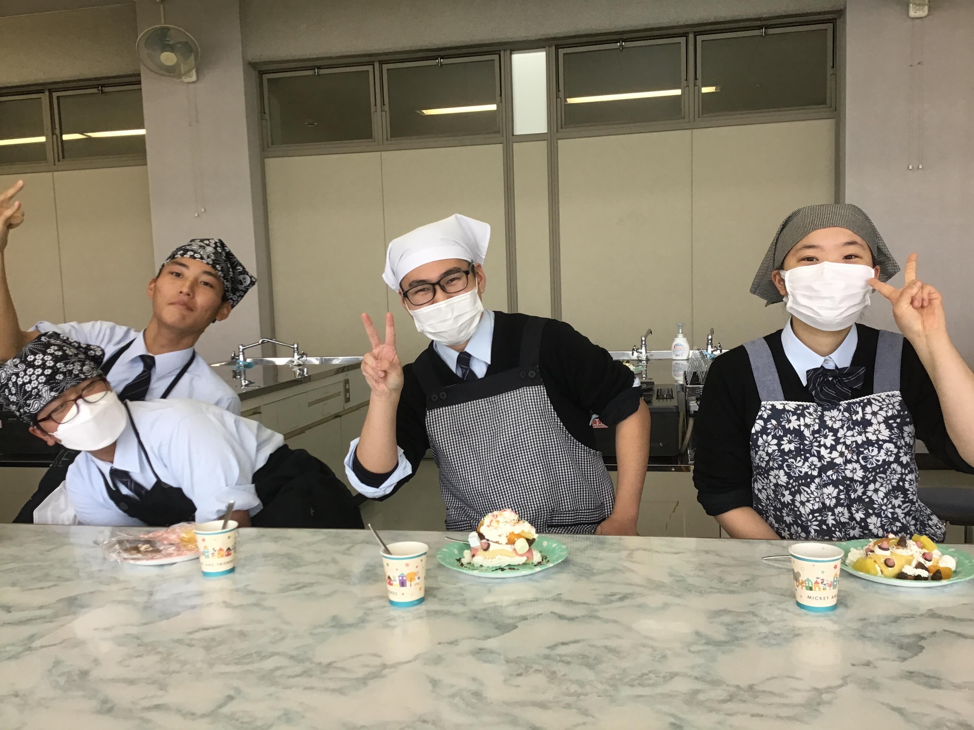 家庭科 クリスマスかい.JPG