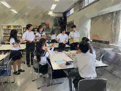 240619【写真】授業の風景29(1年「家庭基礎」、絵本読み聞かせワークショップ) (4).JPGのサムネイル画像