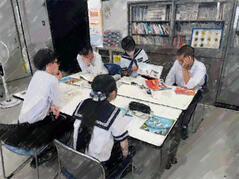 260609【写真】授業の風景㉛（１年「家庭基礎」、絵本読み聞かせワークショップ） (6).JPGのサムネイル画像