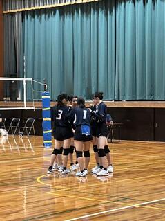 250822【写真】女子バレーボール部活動報告（令和７年度 大阪高校総体兼全日本高校選手 (2).jpgのサムネイル画像